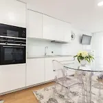 Sweet Dreams In Touristic Center Apartment