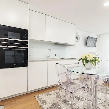 Sweet Dreams In Touristic Center Apartment